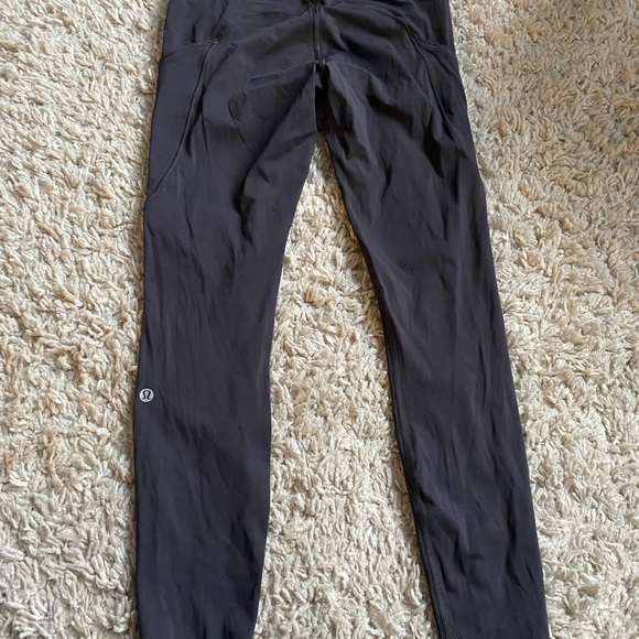 LULULEMON SIZE 6 Leggings - Picture 3 of 3